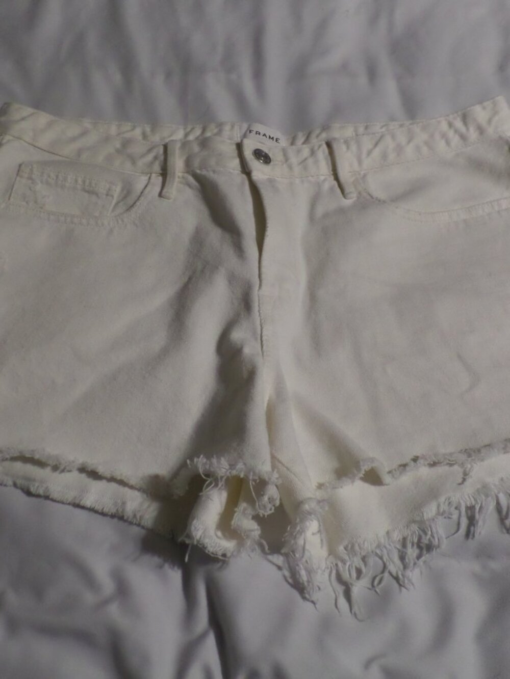 Frame White Cut-Off Distressed  Le Grand Garcon Shorts – Size 32  (0089)